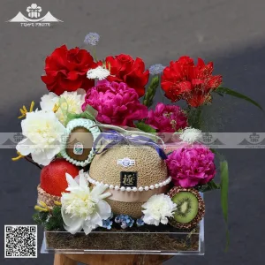 Giỏ Trái Cây Hoa Đỏ Nổi Bật