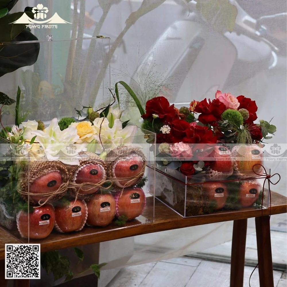 Giỏ Trái Cây Hoa Đỏ Tươi